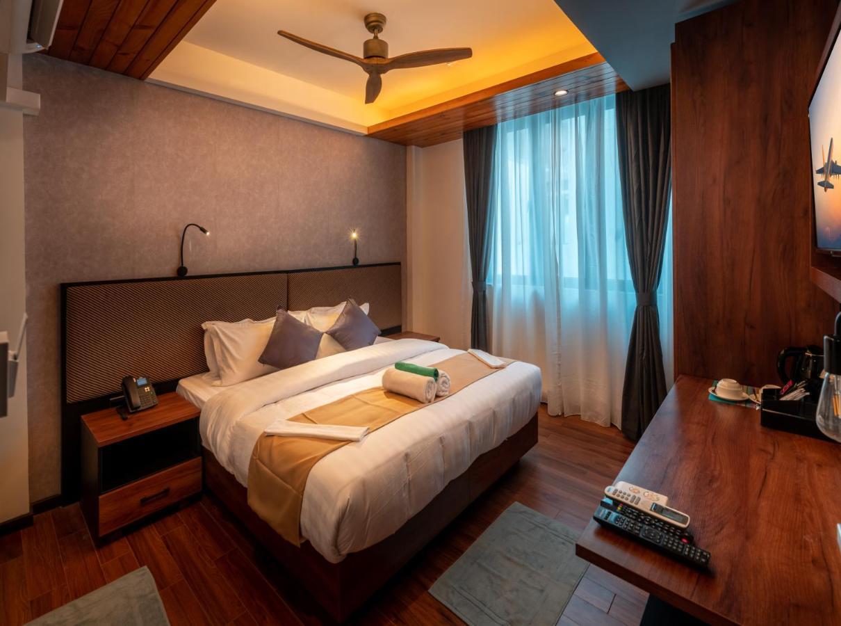 Chen Beach Inn Hulhumale Exteriör bild